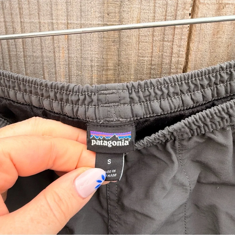 Patagonia Men's Charcoal Gray Swim trunks Size Small